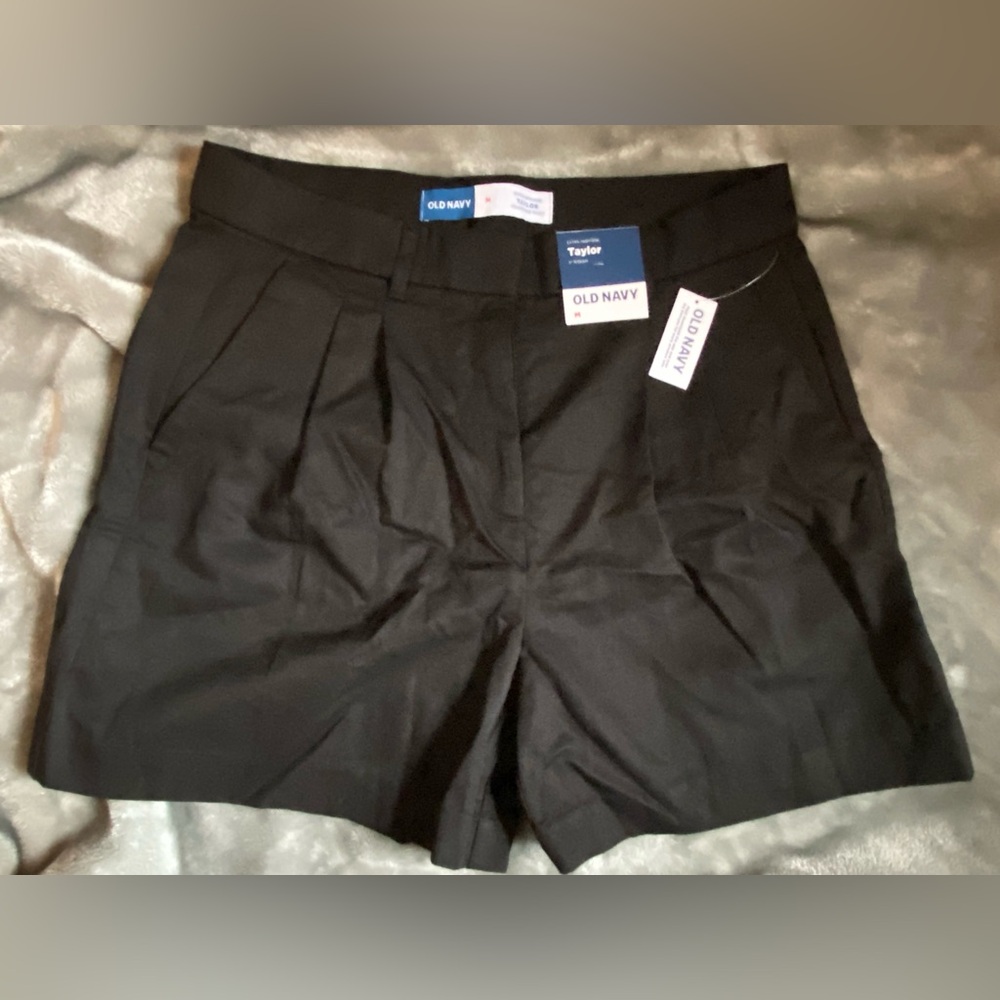 OLD NAVY EXTRA HIGH-RISE TAYLOR SHORTS - BLACK NWT
